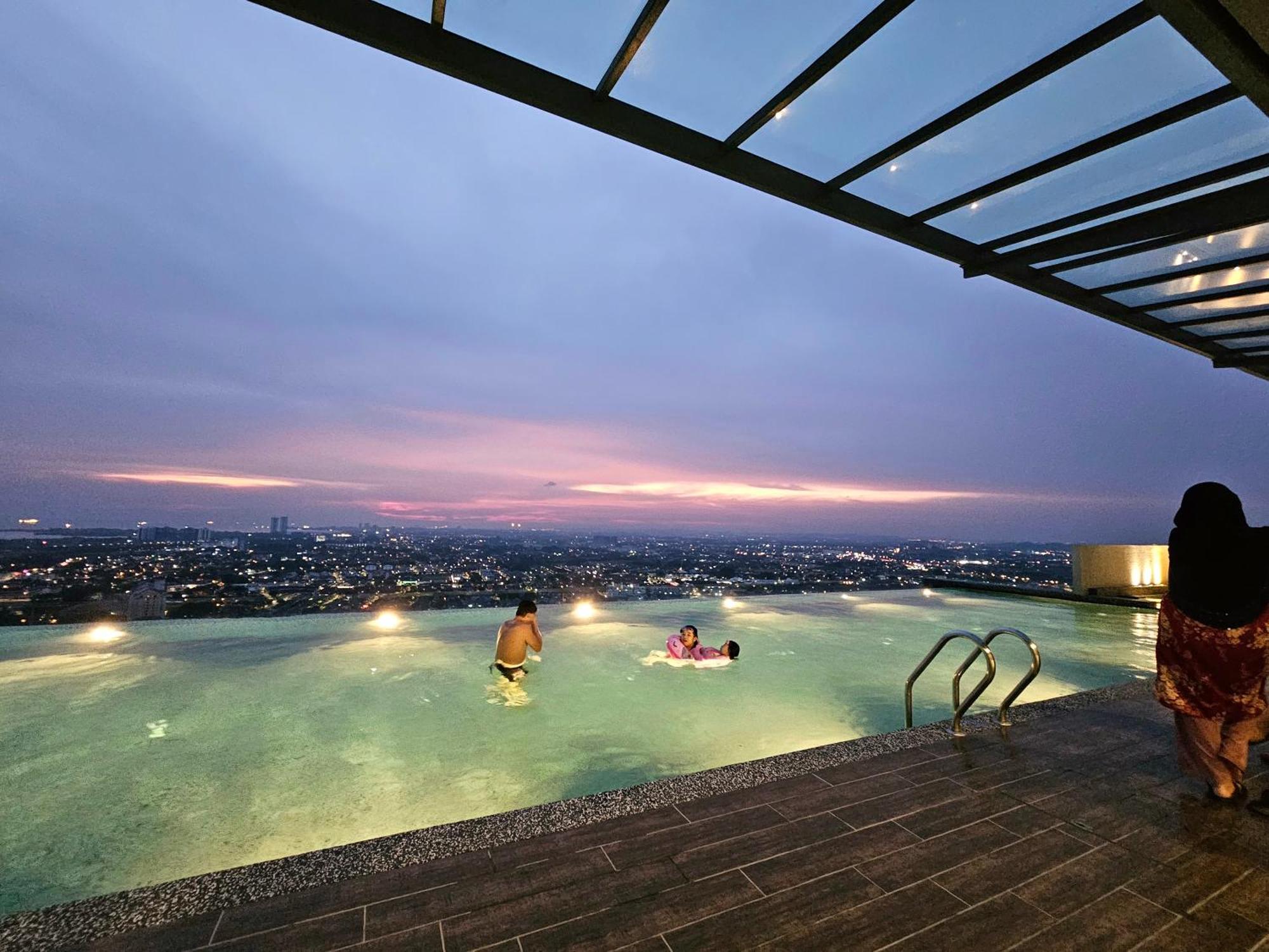 Quartz Paragon Suites Melaka By Ggm Eksteriør billede