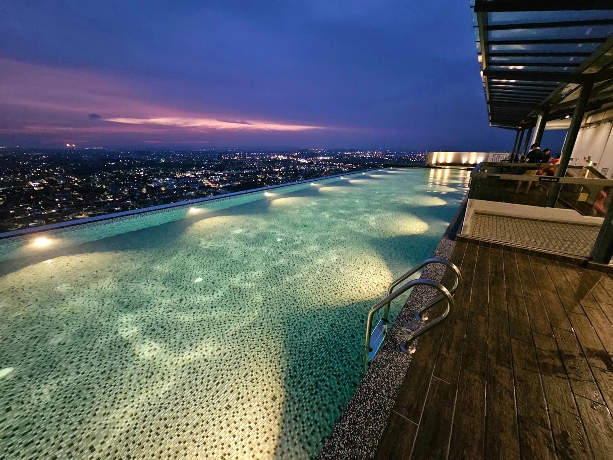 Quartz Paragon Suites Melaka By Ggm Eksteriør billede